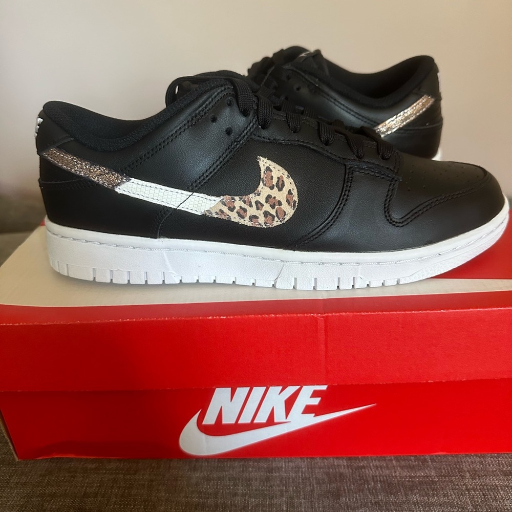 NIKE DUNK LOW/WOMENS 9